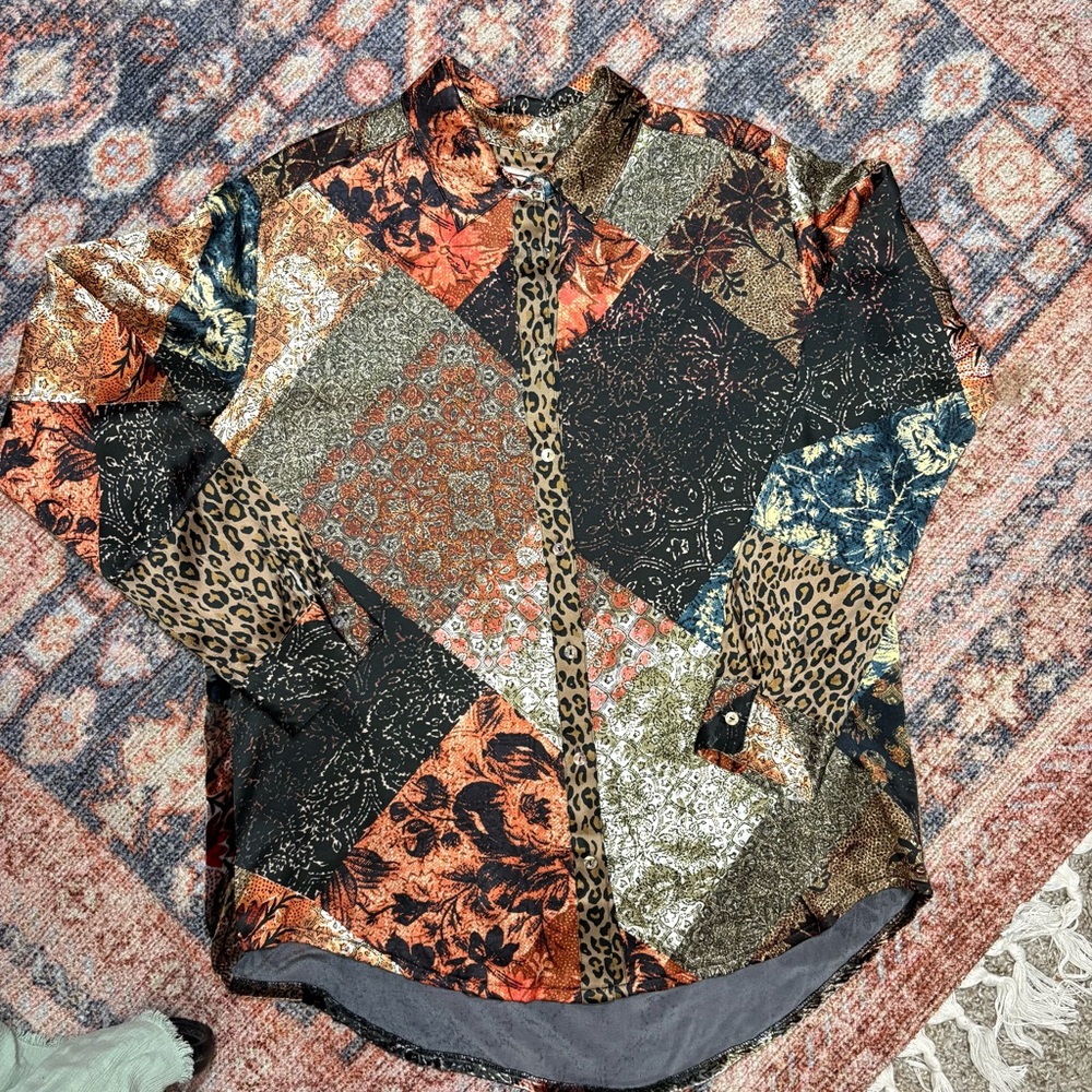 Johnny Was Cheetah Mabel Silk Printed Blouse with Velvet Back size small - Picture 14 of 14